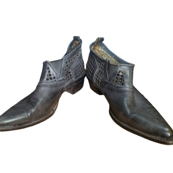 Corral Distressed Laser Cut Perforated Cowboy Ankle Boots sz 9 - Picture 4 of 8